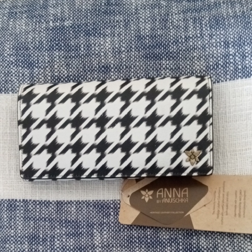 Black and White Anushka Houndstooth Wallet